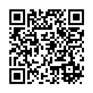 在地面上留下了一只巨大的脚掌坑印二维码生成