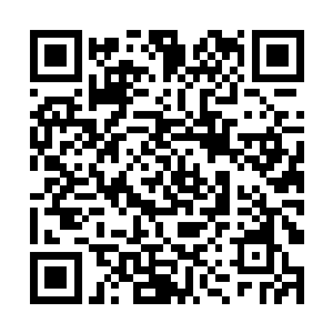 在她寻找酒爷爷和那个杀手的时候竟然看到了玉千羽二维码生成