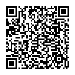 在她心中是完美女人典范之一的莱雅学姐竟然笔直的走到了贾斯伯的面前二维码生成