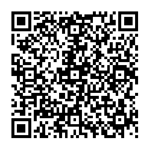 在她的身边出现一些残留精液的东西很正常……也许精液只是其中一个嫖客留下的二维码生成