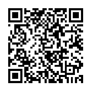 在她眼中她们这个年龄段的男人穿上阿迪耐克那就是好牌子了二维码生成