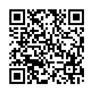 在她脚下是被藤蔓捆成粽子的青袍客二维码生成