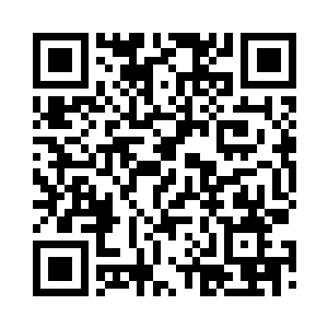 在她身后的圣武士也同样抽出了长剑二维码生成