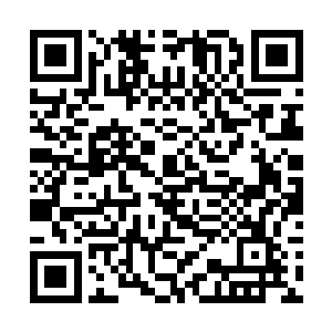 在她那因为泡了温泉而显得红扑扑的可爱俏脸上一吻二维码生成