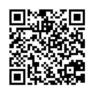 在小会议到楼台连接处有一个小高台上二维码生成