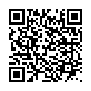 在山间由几个黑衣人携带前行的宫胤二维码生成