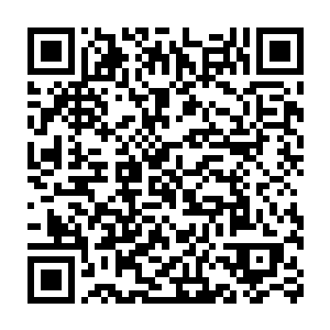 在广场周围六个角的符文上分别躺着一个穿着圣洁白袍的绝美女子二维码生成