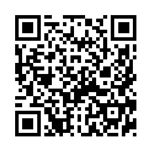 在星际各个学校都以美为先的校服当中二维码生成