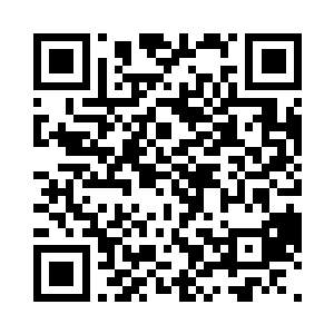 在桃乐丝钱德勒大厅门口的红地毯之上二维码生成