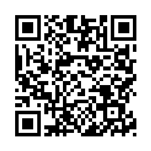 在每个工地上都可以看到两名年轻的技术人员二维码生成