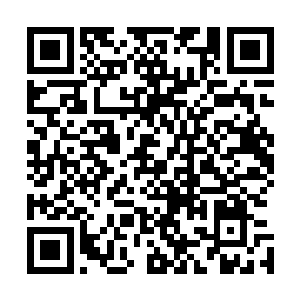在法兰卡少校感觉到自己的咽喉部位有一股锐气袭来的时候二维码生成