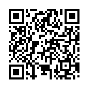 在电梯门口守候的服务生看到自家老板二维码生成