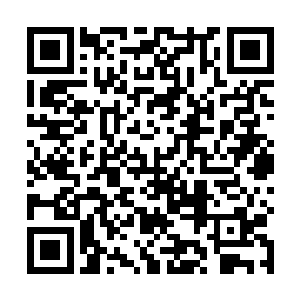 在疯狂的追逐中向着远离便利店的方向开了数十个路口二维码生成