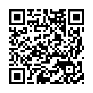 在秦宇和莫咏欣两人站在金砖大路的前面时二维码生成