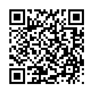 在空中忽高忽低忽上忽下地走着之字型二维码生成