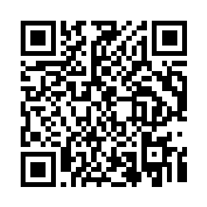 在空中那个穿着盔甲的男人发出一声怒吼……二维码生成
