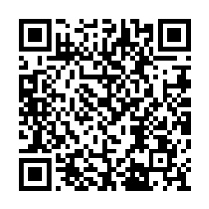 在自己这个已经成为厂领导班子成员的徒弟面前二维码生成