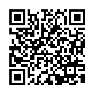 在袖口褶缝也找到了一枚指甲盖大小二维码生成