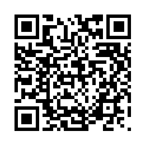 在角落内还摆放着一些流水线生产的机器二维码生成