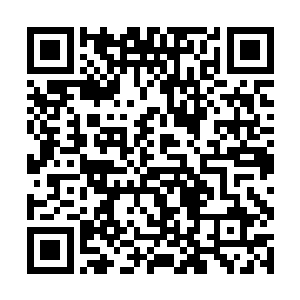 在评审席上的寒丹也恰好转头朝着药丹云微笑着说道二维码生成