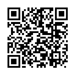 在走廊开水房的角落里有一个黑色塑料袋二维码生成