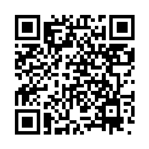 在路过一处用坚实的栅栏扎起的圈养场时二维码生成