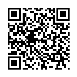 在这时毫无征地突然自夭华身下涌出二维码生成