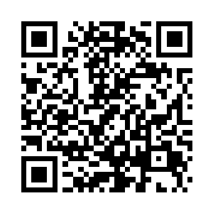 在这样几乎掉一根针都能听见的气氛二维码生成