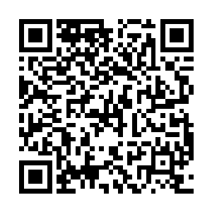在那一处附近正在厮杀的黑风骑将士以及燕军将士见状二维码生成