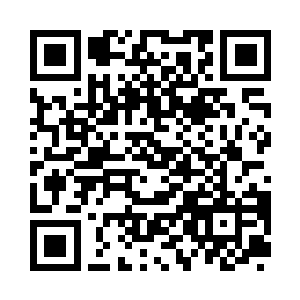 在那些疲惫和满面灰尘与血迹的面孔中二维码生成