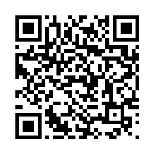 在那颗比拳头稍微大一些的石头里面二维码生成