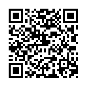 地上出现了十来块散发着黝黑光芒的石头二维码生成