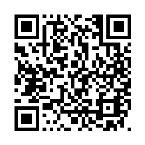 地上的尸体穿着白色的铠甲甚是醒目二维码生成