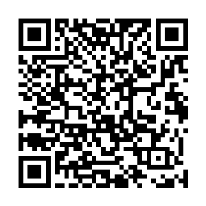地面上已经绷纵横交错横七竖八的力量给切割的不成样子二维码生成