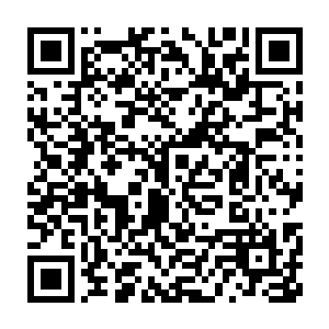 地面上的黑色铠甲脱离陈凌的身体飞入空中套在了这个人形能量体身上二维码生成