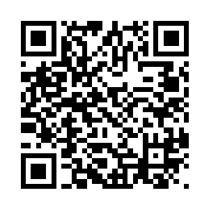 坐在上首的那个青年微微地皱起了眉头二维码生成