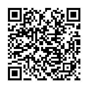 坐在我周围的同学这会儿全都站起来跑到一旁去了二维码生成