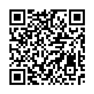 坐在首位上的高大黑袍人哈哈一笑二维码生成