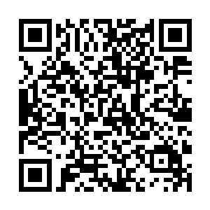坐在驾驶室里贝海望着富国银行的标志看了快五分钟二维码生成