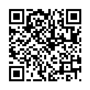 坐镇在办公室里面的丁羽正在批复文件二维码生成