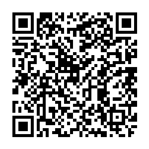 坦着胸脯露出屁股#沟穿着空姐护士装兔女郎的妙龄女孩儿们穿棱在人群中间二维码生成