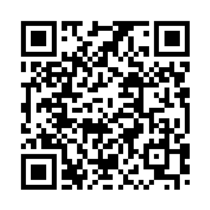 垂落在身侧的双手死死地握成着拳二维码生成