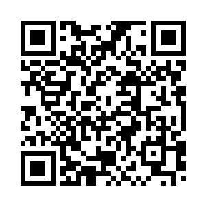 垂落在身侧的双手紧紧地握成着拳二维码生成