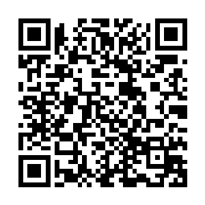 城内各要点位置的商铺屋顶上都有天兵天将站立观察四周街道二维码生成