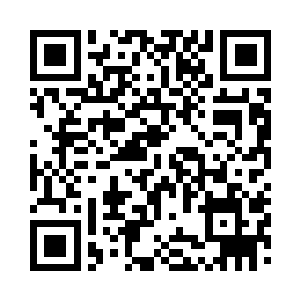 城墙上面的炼金巨炮发出不堪重负的声响二维码生成