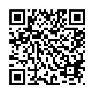 墨修尧一身淡青色绣银色暗纹衣衫二维码生成