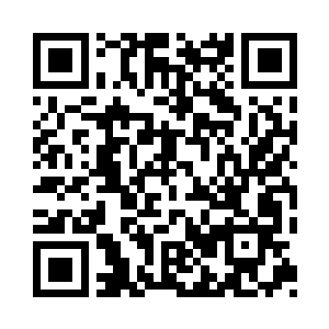 夏云杰便马上伸张开双臂按在电梯墙壁上二维码生成