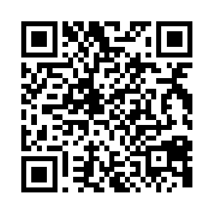 夏天和霍华德也都藏在第七区里面帮他二维码生成