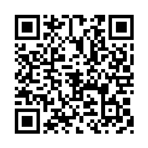 夏天放好包拿拖鞋放在叶志清和宋雅萍脚边二维码生成