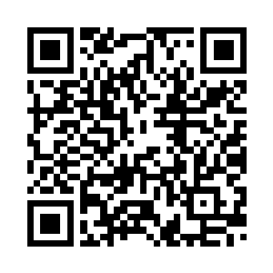 夏天的身体在他们的面前快速闪现二维码生成